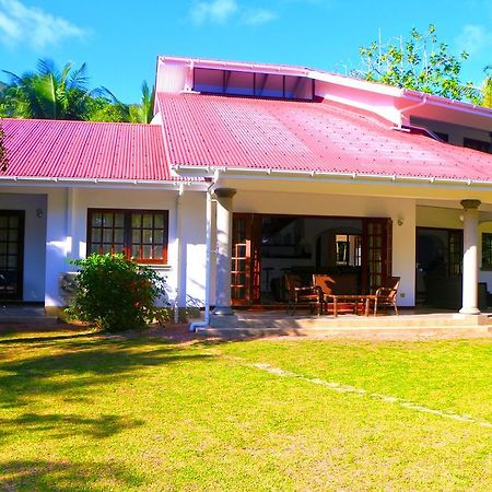 Villa Saint Sauveur Baie Sainte Anne Exterior photo