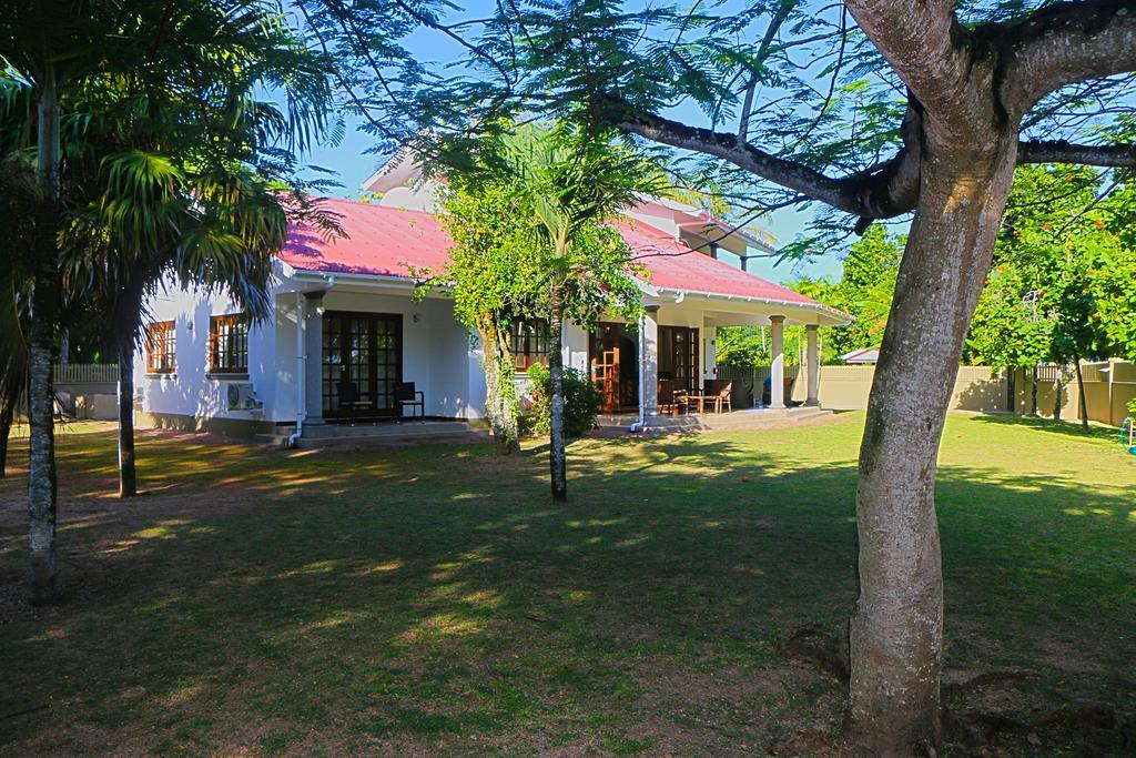 Villa Saint Sauveur Baie Sainte Anne Exterior photo