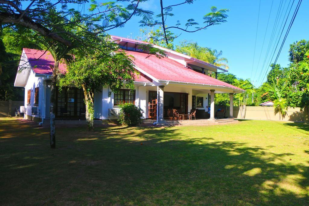 Villa Saint Sauveur Baie Sainte Anne Exterior photo